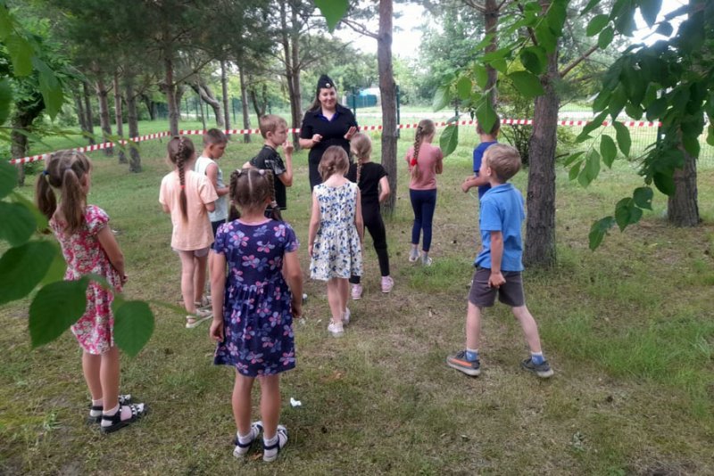 Сотрудники следственного отдела посетили учащихся в пришкольном лагере в Черниговском районе Приморья